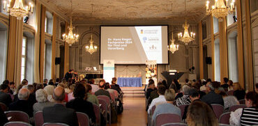 Dr. Hans Riegel-Fachpreise für VWAs aus Tirol und Vorarlberg verliehen