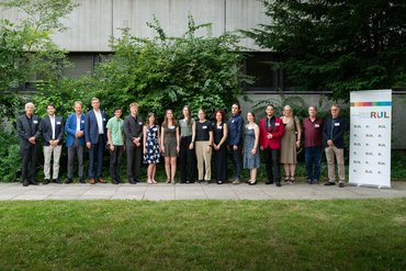 Die Universität Regensburg und die Dr. Hans Riegel-Stiftung verleihen zum elften Mal die Dr. Hans Riegel-Fachpreise für herausragende Schülerarbeiten 